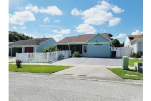 1918 CROWN PARK DR, VALRICO, FL 33594 Sold 12/02/22
