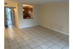 2804 SOMERSET PARK DR #103, TAMPA, FL 33613 Sold 10/20/22