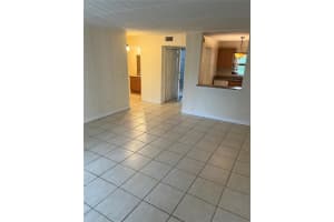 2804 SOMERSET PARK DR #103, TAMPA, FL 33613 Sold 10/20/22