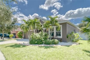 1855 MIRA LAGO CIR, RUSKIN, FL 33570 Sold 10/28/22