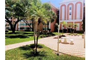 1900 68TH ST N #106, ST PETERSBURG, FL 33710 Sold 02/06/23