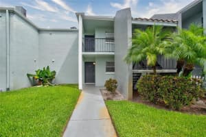 2836 SOMERSET PARK DR #103, TAMPA, FL 33613 Sold 11/23/22