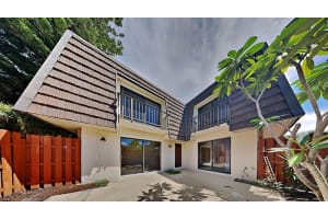2313 VISTA OAKS CIR NE, PALM BAY, FL 32905 Sold 02/01/23