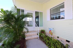 221 S St Thomas Cir, Apollo Beach, FL 33572, Sold 11/22/22