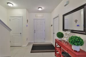 9924 HOUND CHASE DR, GIBSONTON, FL 33534 Sold 10/18/22