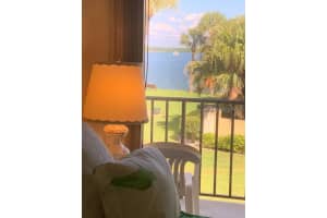 7550 SUNSHINE SKYWAY LN S #123, ST PETERSBURG, FL 33711 Sold 12/15/22