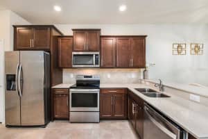 5014 BLUE LATAN LN, TAMPA, FL 33610 Sold 11/04/22