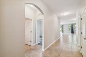 201 DAKOTA HILL DR, SEFFNER, FL 33584 Sold 11/16/22