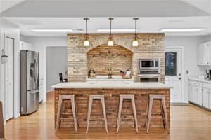 2211 GLEN MIST DR, VALRICO, FL 33594 Sold 01/31/23