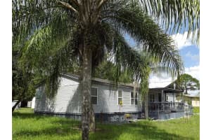 3351 Fox Ridge Blvd, Zephyrhills, FL 33543, Sold 11/15/22
