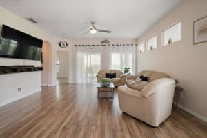 1409 Kellogg Dr, Tavares, FL 32778, Sold 12/08/22