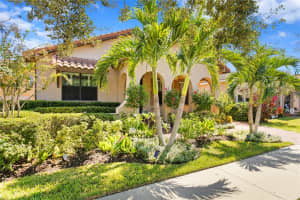 6149 YEATS MANOR DR, TAMPA, FL 33616 Sold 12/06/22