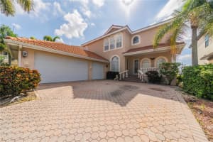 1242 ACAPPELLA LN, APOLLO BEACH, FL 33572 Sold 12/30/22