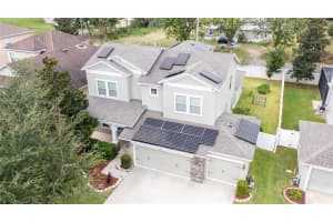 422 WESTCHESTER HILLS LN, VALRICO, FL 33594 Sold 04/11/23