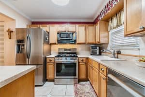 5287 81ST ST N #5, ST PETERSBURG, FL 33709 Sold 04/24/23