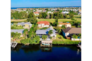 814 EAGLE LN, APOLLO BEACH, FL 33572 Sold 12/09/22
