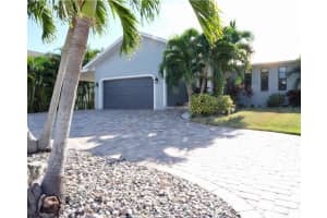 814 EAGLE LN, APOLLO BEACH, FL 33572 Sold 12/09/22