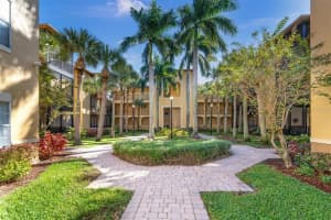 4333 BAYSIDE VILLAGE DR #320, TAMPA, FL 33615 Sold 12/29/22