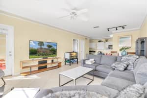 4333 BAYSIDE VILLAGE DR #320, TAMPA, FL 33615 Sold 12/29/22