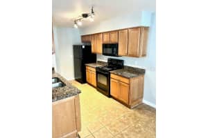 7850 CARRIAGE POINTE DR, GIBSONTON, FL 33534 Sold 03/20/23