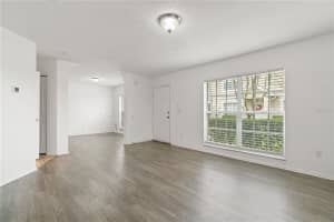 421 KENSINGTON LAKE CIRCLE, BRANDON, FL 33511 Sold 01/03/23