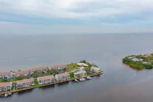 826 Bahia Del Sol Dr, Ruskin, FL 33570, Sold 02/28/23