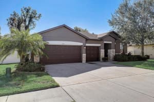2220 LANDSIDE DR, VALRICO, FL 33594 Sold 12/14/22