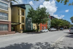 2410 W Azeele St, Tampa, FL 33609, Sold 01/30/23