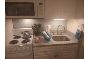 800 BAYWAY BLVD #19, CLEARWATER BEACH, FL 33767 Sold 01/31/23