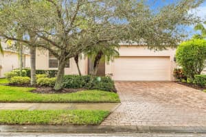4126 63RD TER E, SARASOTA, FL 34243 Sold 01/10/23