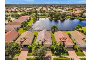 4126 63RD TER E, SARASOTA, FL 34243 Sold 01/10/23