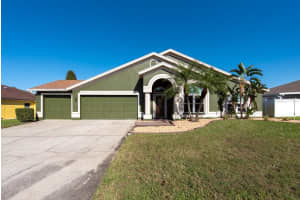 10456 CRESTFIELD DR, RIVERVIEW, FL 33569 Sold 01/19/23