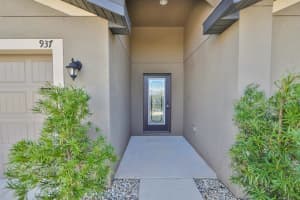 937 WYNNMERE WALK AVE, RUSKIN, FL 33570 Sold 05/18/23