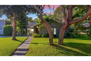 2165 SERPENTINE CIR S, ST PETERSBURG, FL 33712 Sold 01/20/23
