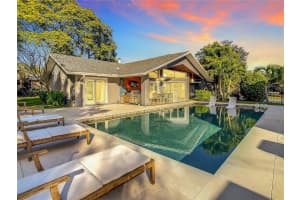 2165 SERPENTINE CIR S, ST PETERSBURG, FL 33712 Sold 01/20/23