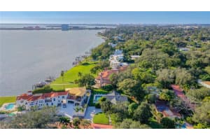 2165 SERPENTINE CIR S, ST PETERSBURG, FL 33712 Sold 01/20/23