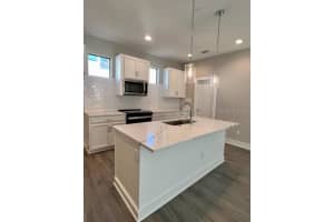 2566 12TH TER N, ST PETERSBURG, FL 33713 Sold 04/07/23