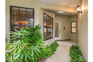 6021 Marella Dr, Sarasota, FL 34243, Sold 02/10/23