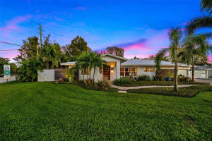 2200 BEACH DRIVE, ST PETERSBURG, FL 33705 Sold 03/03/23