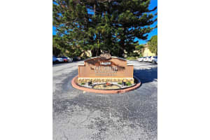 7607 Camarina Calle Tampa, FL 33615 Sold 03/09/23