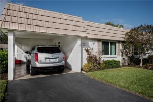 2743 RIVERBLUFF COURT, SARASOTA, FL 34231 Sold 04/10/23