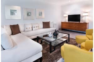 2743 RIVERBLUFF COURT, SARASOTA, FL 34231 Sold 04/10/23