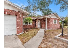 121 Valley Circle, Brandon, Florida 33510