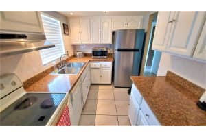 1541 Leisure Dr, Bradenton, FL 34207, Sold 03/15/23