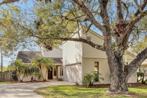 553 MARKET SQUARE, LAKELAND, FL 33813 Sold 03/30/23