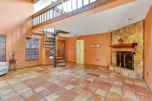 553 MARKET SQUARE, LAKELAND, FL 33813 Sold 03/30/23