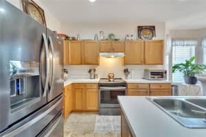 11639 TROPICAL ISLE LANE, RIVERVIEW, FL 33579 Sold 05/11/23