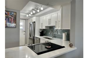 1 BOCA CIEGA POINT BOULEVARD, ST PETERSBURG, FL 33708 Sold 10/23/23