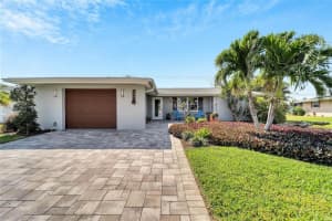 6841 ROXBURY DRIVE, SARASOTA, FL 34231 Sold 05/05/23