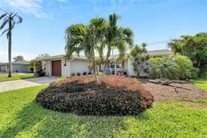 6841 ROXBURY DRIVE, SARASOTA, FL 34231 Sold 05/05/23